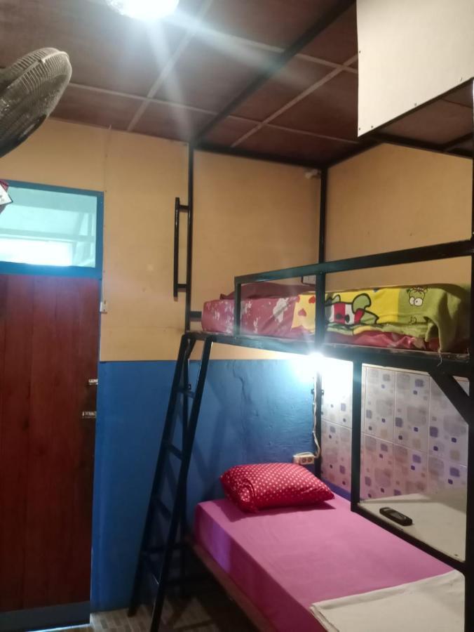Salty Dog Hostel Telukdalem Exterior foto